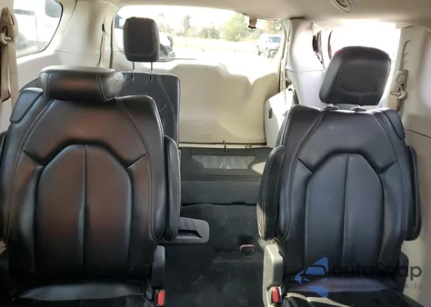 2021 Chrysler Voyager Lxi z USA, uszkodzony, nr VIN 2C4RC1DG2MR515606